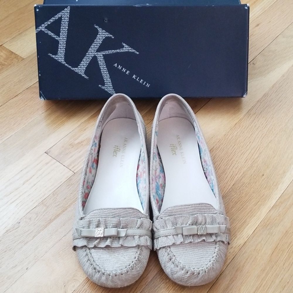 AK Anne Klein Flats